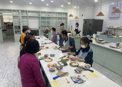 2025년 고독사 예방 및 관리 사업 '나혼자안산다3' 홈스토랑 10월 활동